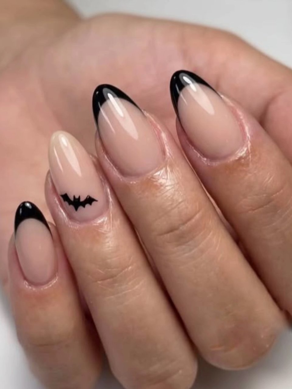 Almond nails with black French