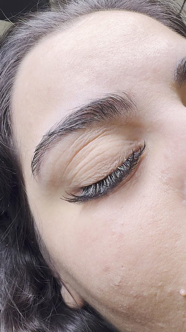 Eyelash extensions – side view